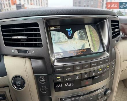 Белый Лексус ЛХ, объемом двигателя 5.66 л и пробегом 206 тыс. км за 25555 $, фото 27 на Automoto.ua