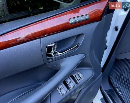 Білий Лексус ЛХ, об'ємом двигуна 5.66 л та пробігом 318 тис. км за 23500 $, фото 32 на Automoto.ua