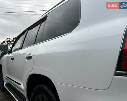 Белый Лексус ЛХ, объемом двигателя 5.66 л и пробегом 157 тыс. км за 29500 $, фото 23 на Automoto.ua