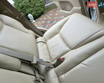 Белый Лексус ЛХ, объемом двигателя 5.66 л и пробегом 157 тыс. км за 29500 $, фото 63 на Automoto.ua