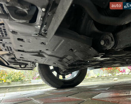 Белый Лексус ЛХ, объемом двигателя 5.66 л и пробегом 157 тыс. км за 29500 $, фото 19 на Automoto.ua