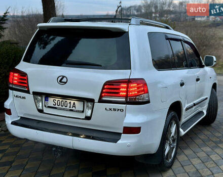 Белый Лексус ЛХ, объемом двигателя 5.7 л и пробегом 307 тыс. км за 20950 $, фото 5 на Automoto.ua