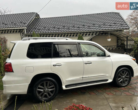 Белый Лексус ЛХ, объемом двигателя 5.66 л и пробегом 157 тыс. км за 29500 $, фото 2 на Automoto.ua