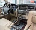 Белый Лексус ЛХ, объемом двигателя 5.66 л и пробегом 206 тыс. км за 25555 $, фото 2 на Automoto.ua