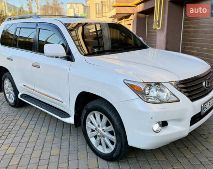 Белый Лексус ЛХ, объемом двигателя 5.66 л и пробегом 299 тыс. км за 22900 $, фото 9 на Automoto.ua