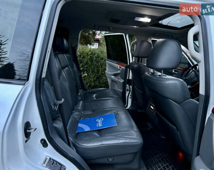 Белый Лексус ЛХ, объемом двигателя 5.7 л и пробегом 307 тыс. км за 20950 $, фото 8 на Automoto.ua