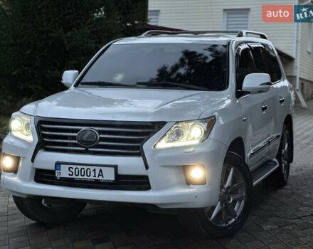 Белый Лексус ЛХ, объемом двигателя 5.7 л и пробегом 307 тыс. км за 20950 $, фото 1 на Automoto.ua