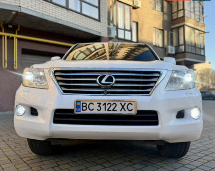 Белый Лексус ЛХ, объемом двигателя 5.66 л и пробегом 299 тыс. км за 22900 $, фото 14 на Automoto.ua