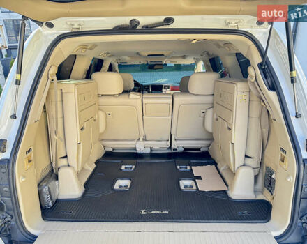 Білий Лексус ЛХ, об'ємом двигуна 5.66 л та пробігом 195 тис. км за 26500 $, фото 20 на Automoto.ua