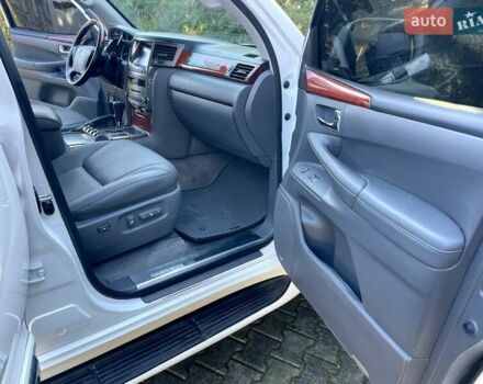 Білий Лексус ЛХ, об'ємом двигуна 5.66 л та пробігом 318 тис. км за 23500 $, фото 43 на Automoto.ua