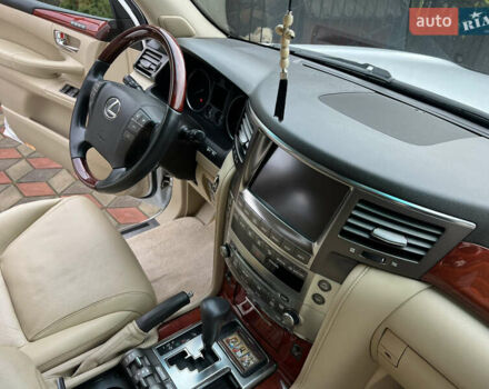Белый Лексус ЛХ, объемом двигателя 5.66 л и пробегом 157 тыс. км за 29500 $, фото 53 на Automoto.ua