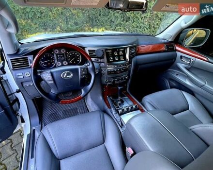 Білий Лексус ЛХ, об'ємом двигуна 5.66 л та пробігом 318 тис. км за 23500 $, фото 38 на Automoto.ua