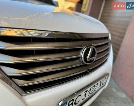 Белый Лексус ЛХ, объемом двигателя 5.66 л и пробегом 299 тыс. км за 22900 $, фото 24 на Automoto.ua