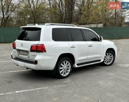 Белый Лексус ЛХ, объемом двигателя 5.66 л и пробегом 186 тыс. км за 24900 $, фото 13 на Automoto.ua