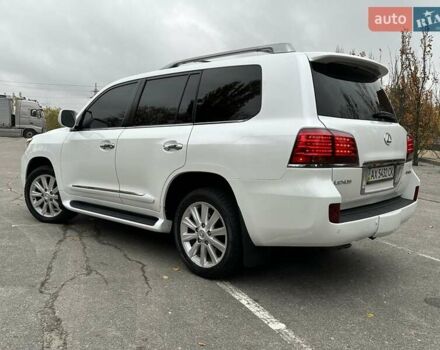 Белый Лексус ЛХ, объемом двигателя 5.66 л и пробегом 186 тыс. км за 24900 $, фото 6 на Automoto.ua