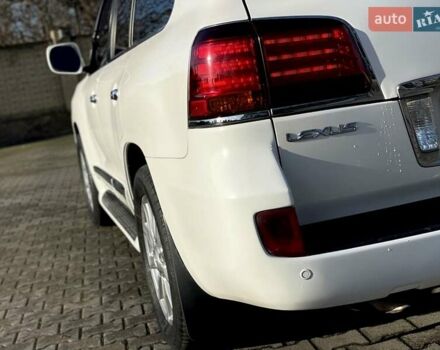 Білий Лексус ЛХ, об'ємом двигуна 5.66 л та пробігом 318 тис. км за 23500 $, фото 9 на Automoto.ua