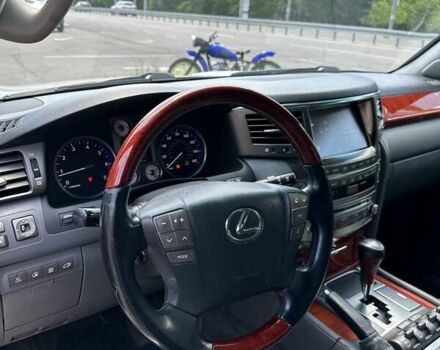 Лексус ЛХ 2008 в Днепре (Днепропетровске) на Automoto.ua Белый Лексус ЛХ, объемом двигателя 5.69 л и пробегом 260 тыс. км за 26000 $, фото 13 на Automoto.ua