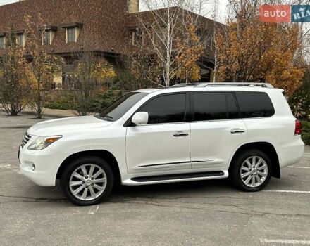 Белый Лексус ЛХ, объемом двигателя 5.66 л и пробегом 186 тыс. км за 24900 $, фото 24 на Automoto.ua