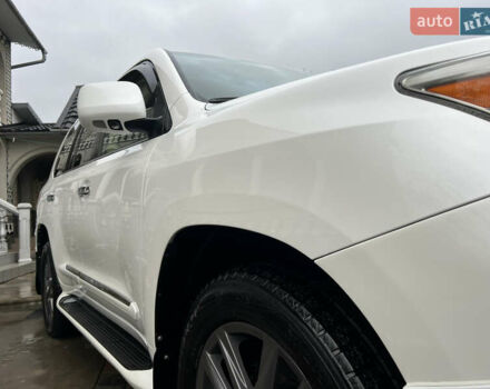 Белый Лексус ЛХ, объемом двигателя 5.66 л и пробегом 157 тыс. км за 29500 $, фото 20 на Automoto.ua