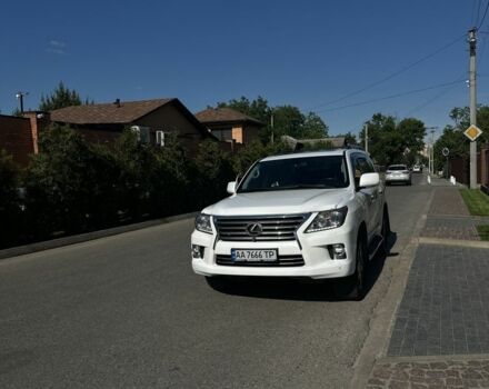 Белый Лексус ЛХ, объемом двигателя 5.7 л и пробегом 340 тыс. км за 16000 $, фото 6 на Automoto.ua