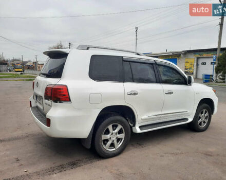 Белый Лексус ЛХ, объемом двигателя 5.66 л и пробегом 348 тыс. км за 16000 $, фото 5 на Automoto.ua