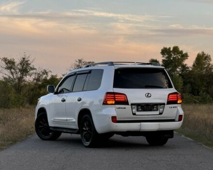 Белый Лексус ЛХ, объемом двигателя 0 л и пробегом 300 тыс. км за 17400 $, фото 3 на Automoto.ua