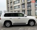 Белый Лексус ЛХ, объемом двигателя 5.66 л и пробегом 206 тыс. км за 25555 $, фото 6 на Automoto.ua