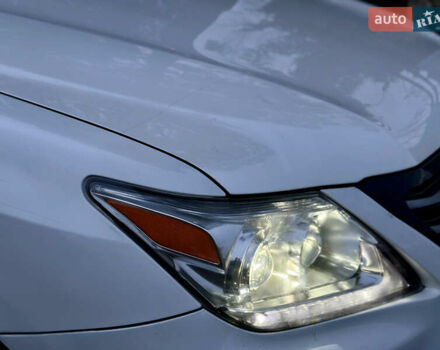 Белый Лексус ЛХ, объемом двигателя 5.7 л и пробегом 307 тыс. км за 20950 $, фото 4 на Automoto.ua