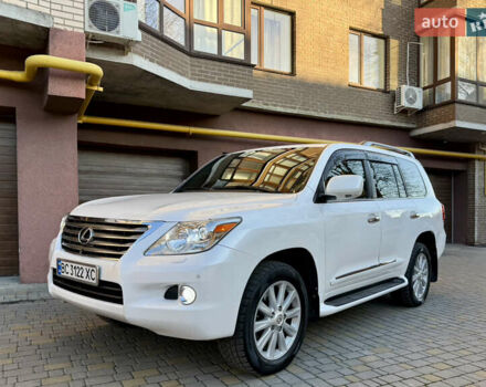 Белый Лексус ЛХ, объемом двигателя 5.66 л и пробегом 299 тыс. км за 22900 $, фото 22 на Automoto.ua