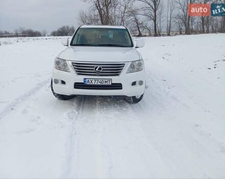 Белый Лексус ЛХ, объемом двигателя 5.66 л и пробегом 251 тыс. км за 22400 $, фото 8 на Automoto.ua