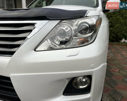 Белый Лексус ЛХ, объемом двигателя 5.66 л и пробегом 157 тыс. км за 29500 $, фото 25 на Automoto.ua