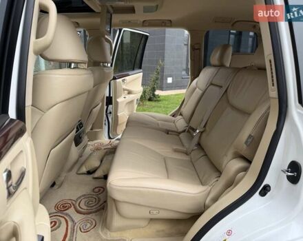 Белый Лексус ЛХ, объемом двигателя 5.66 л и пробегом 206 тыс. км за 25555 $, фото 16 на Automoto.ua