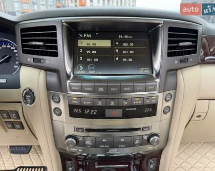 Белый Лексус ЛХ, объемом двигателя 5.66 л и пробегом 206 тыс. км за 25555 $, фото 21 на Automoto.ua