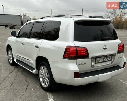 Белый Лексус ЛХ, объемом двигателя 5.66 л и пробегом 186 тыс. км за 24900 $, фото 21 на Automoto.ua