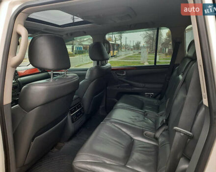 Белый Лексус ЛХ, объемом двигателя 5.66 л и пробегом 348 тыс. км за 16000 $, фото 9 на Automoto.ua