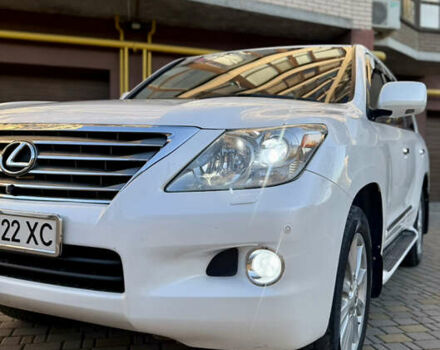 Белый Лексус ЛХ, объемом двигателя 5.66 л и пробегом 299 тыс. км за 22900 $, фото 11 на Automoto.ua