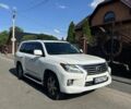 Белый Лексус ЛХ, объемом двигателя 5.7 л и пробегом 340 тыс. км за 16000 $, фото 1 на Automoto.ua