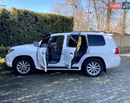 Білий Лексус ЛХ, об'ємом двигуна 5.66 л та пробігом 318 тис. км за 23500 $, фото 49 на Automoto.ua