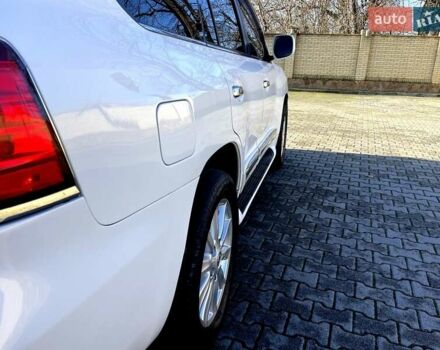 Білий Лексус ЛХ, об'ємом двигуна 5.66 л та пробігом 318 тис. км за 23500 $, фото 11 на Automoto.ua