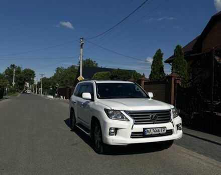 Белый Лексус ЛХ, объемом двигателя 5.7 л и пробегом 340 тыс. км за 16000 $, фото 5 на Automoto.ua