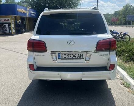 Лексус ЛХ 2008 в Днепре (Днепропетровске) на Automoto.ua Белый Лексус ЛХ, объемом двигателя 5.69 л и пробегом 260 тыс. км за 26000 $, фото 4 на Automoto.ua