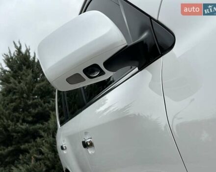 Белый Лексус ЛХ, объемом двигателя 5.66 л и пробегом 186 тыс. км за 24900 $, фото 27 на Automoto.ua