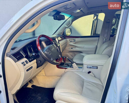 Білий Лексус ЛХ, об'ємом двигуна 5.66 л та пробігом 195 тис. км за 26500 $, фото 12 на Automoto.ua