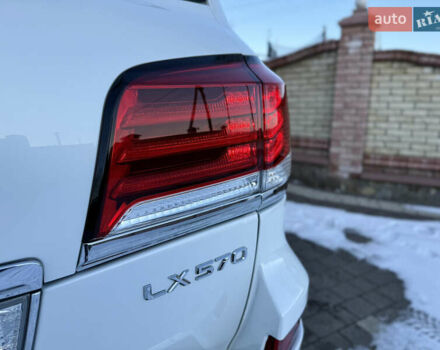 Білий Лексус ЛХ, об'ємом двигуна 5.7 л та пробігом 157 тис. км за 30900 $, фото 37 на Automoto.ua