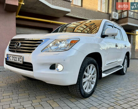Белый Лексус ЛХ, объемом двигателя 5.66 л и пробегом 299 тыс. км за 22900 $, фото 21 на Automoto.ua