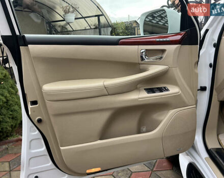 Белый Лексус ЛХ, объемом двигателя 5.66 л и пробегом 157 тыс. км за 29500 $, фото 44 на Automoto.ua