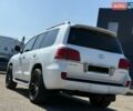 Белый Лексус ЛХ, объемом двигателя 5.66 л и пробегом 139 тыс. км за 22400 $, фото 1 на Automoto.ua