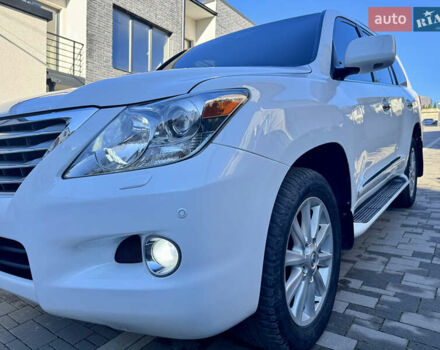 Білий Лексус ЛХ, об'ємом двигуна 5.66 л та пробігом 195 тис. км за 26500 $, фото 6 на Automoto.ua