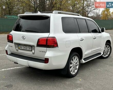 Белый Лексус ЛХ, объемом двигателя 5.66 л и пробегом 186 тыс. км за 24900 $, фото 11 на Automoto.ua