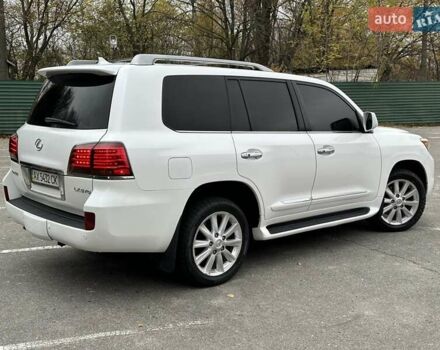 Белый Лексус ЛХ, объемом двигателя 5.66 л и пробегом 186 тыс. км за 24900 $, фото 10 на Automoto.ua